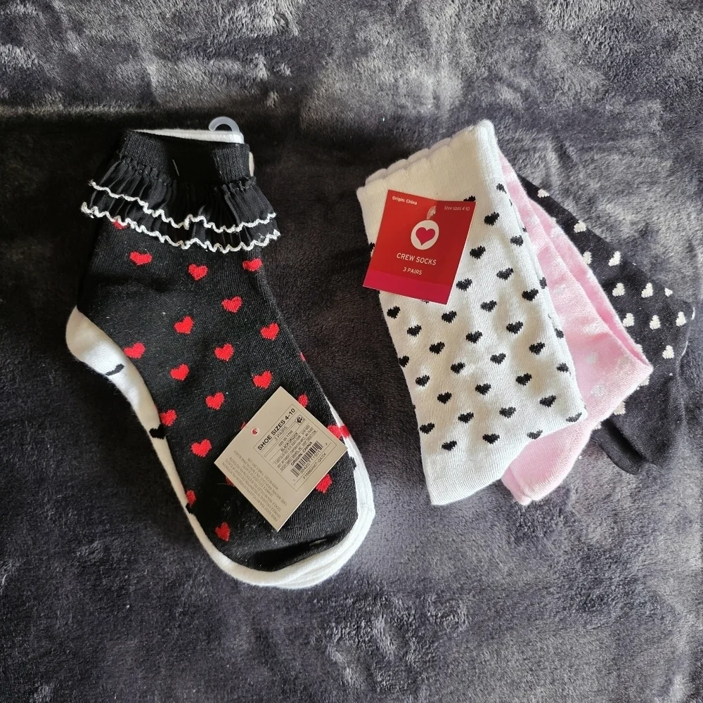 New women's Mini Hearts Scallop Cuff Crew & Ankle Valentine's Day Socks 2 sets